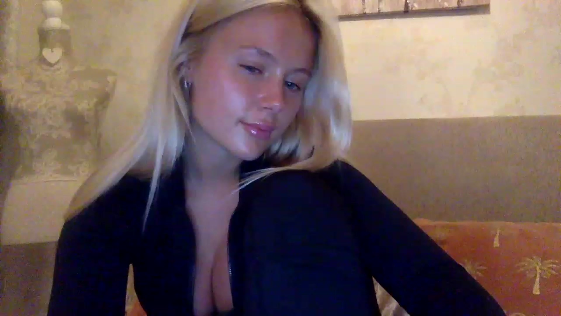Gallery image thumbnail from BeaSaitou's myfreecams stream on, 03/10/2023, 20:33 image 1 of 20