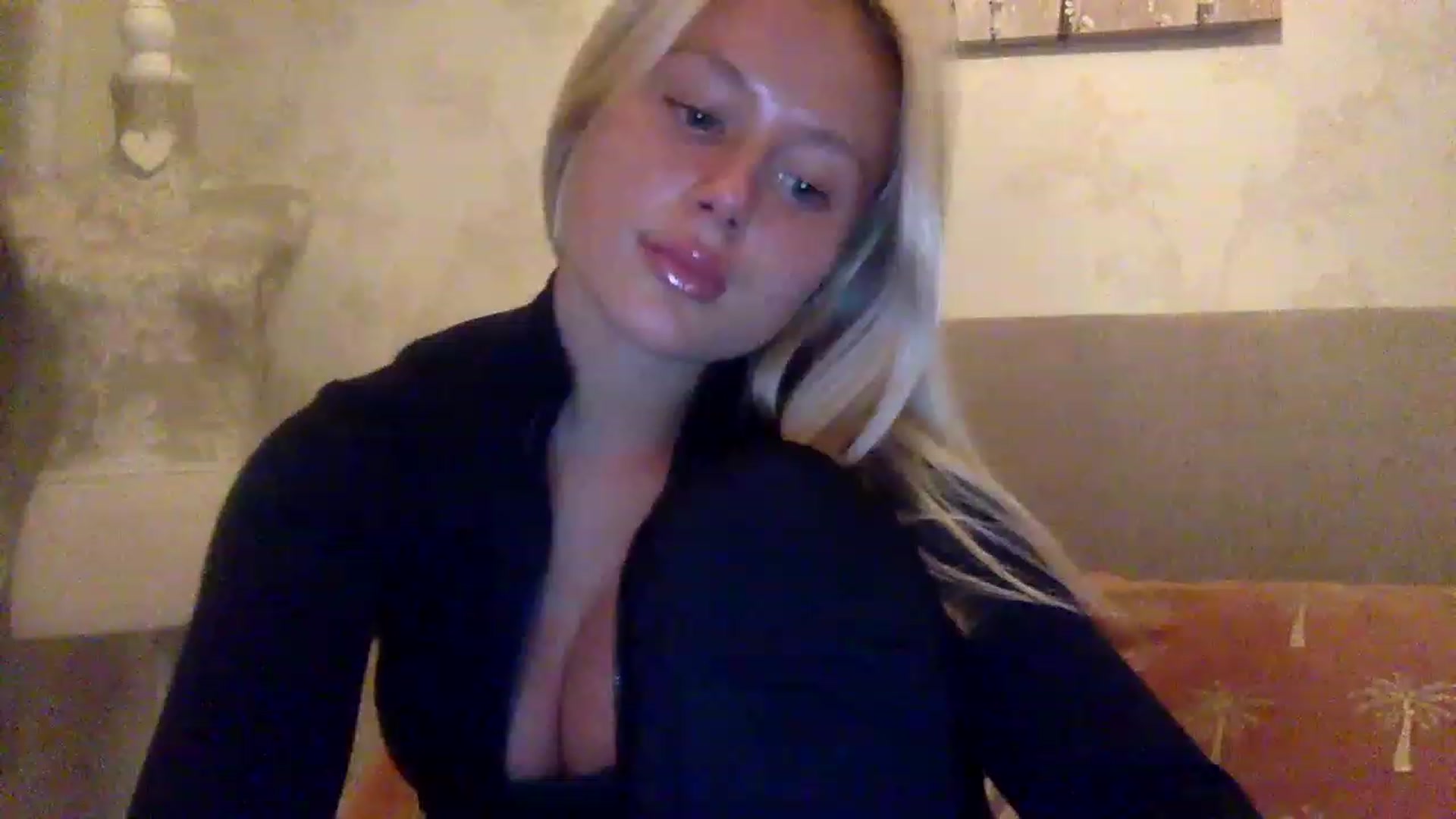 Gallery image thumbnail from BeaSaitou's myfreecams stream on, 03/10/2023, 20:33 image 2 of 20