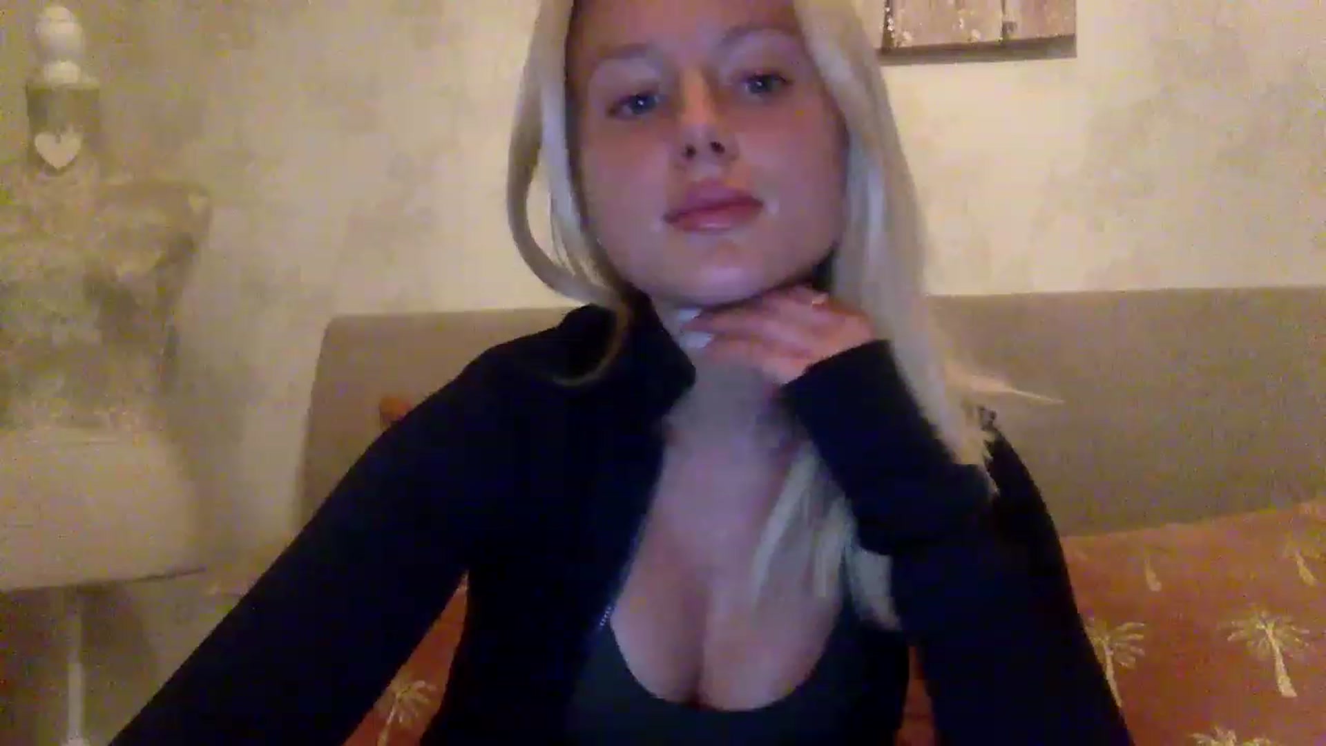 Gallery image thumbnail from BeaSaitou's myfreecams stream on, 03/10/2023, 20:33 image 15 of 20