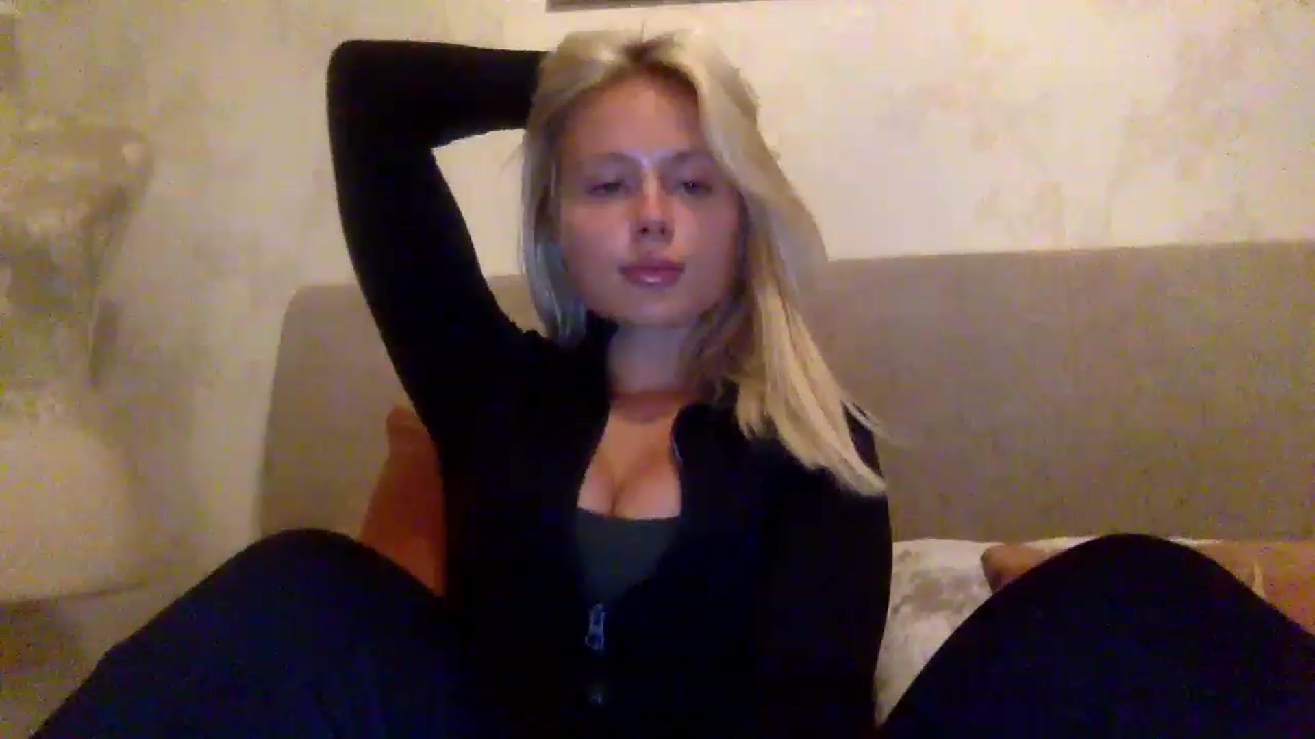 Gallery image thumbnail from BeaSaitou's myfreecams stream on, 03/10/2023, 20:33 image 7 of 20