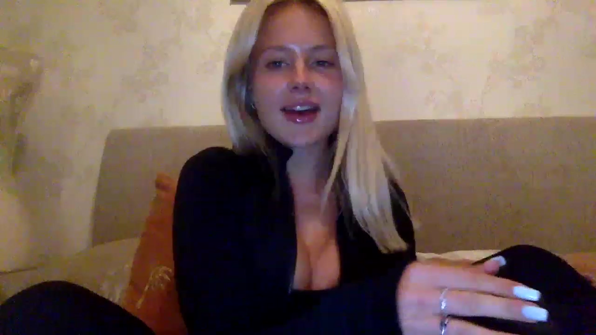 Gallery image thumbnail from BeaSaitou's myfreecams stream on, 03/10/2023, 20:33 image 5 of 20