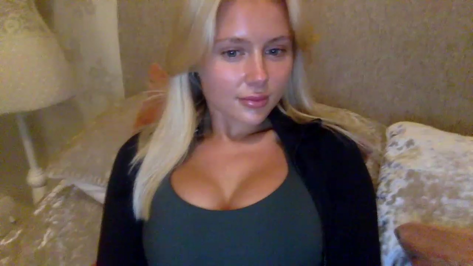 Gallery image thumbnail from BeaSaitou's myfreecams stream on, 03/10/2023, 20:33 image 11 of 20