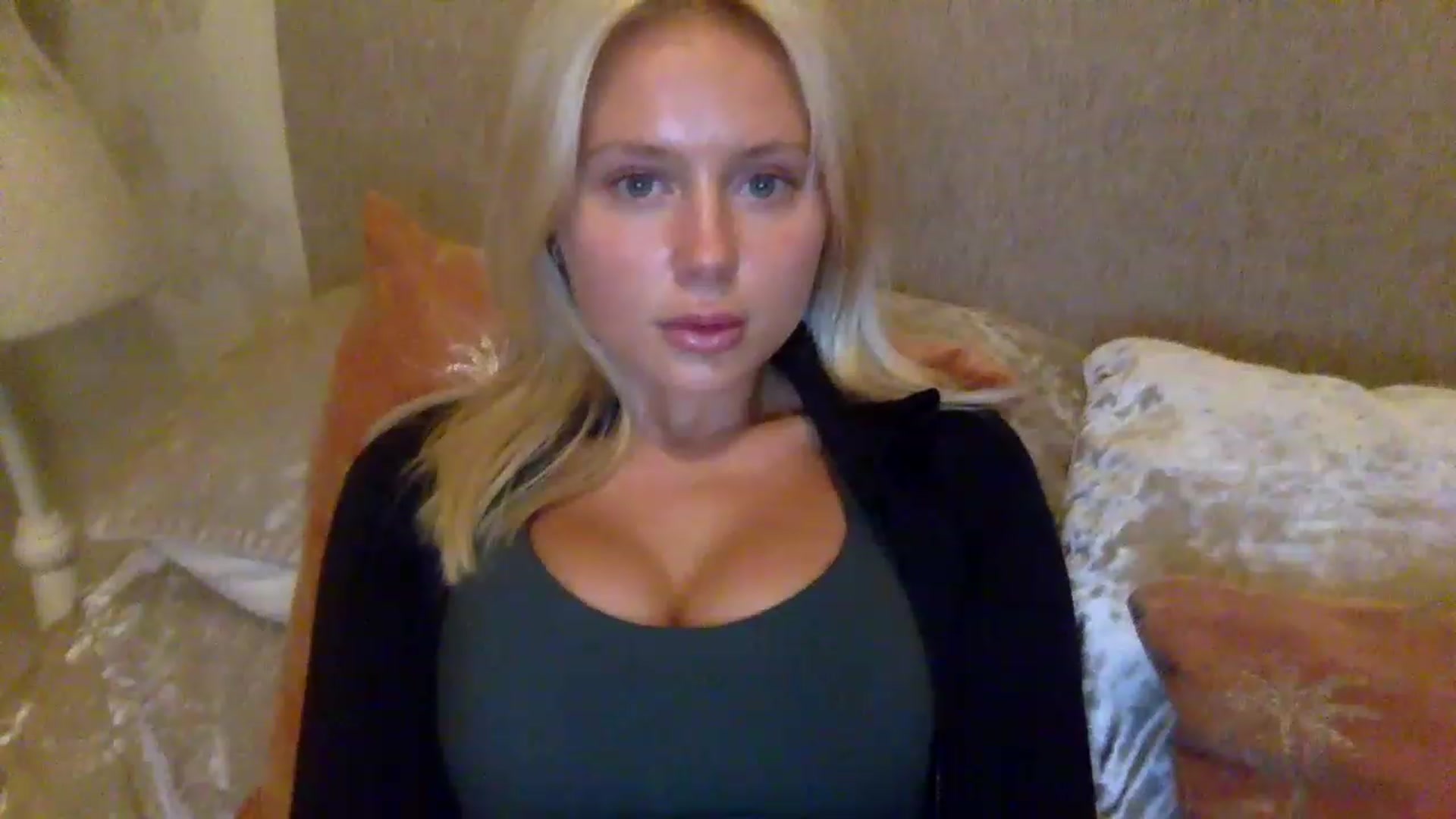 Gallery image thumbnail from BeaSaitou's myfreecams stream on, 03/10/2023, 20:33 image 18 of 20