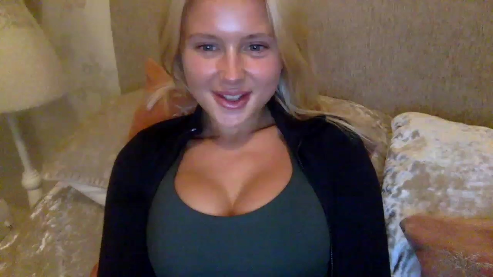 Gallery image thumbnail from BeaSaitou's myfreecams stream on, 03/10/2023, 20:33 image 10 of 20