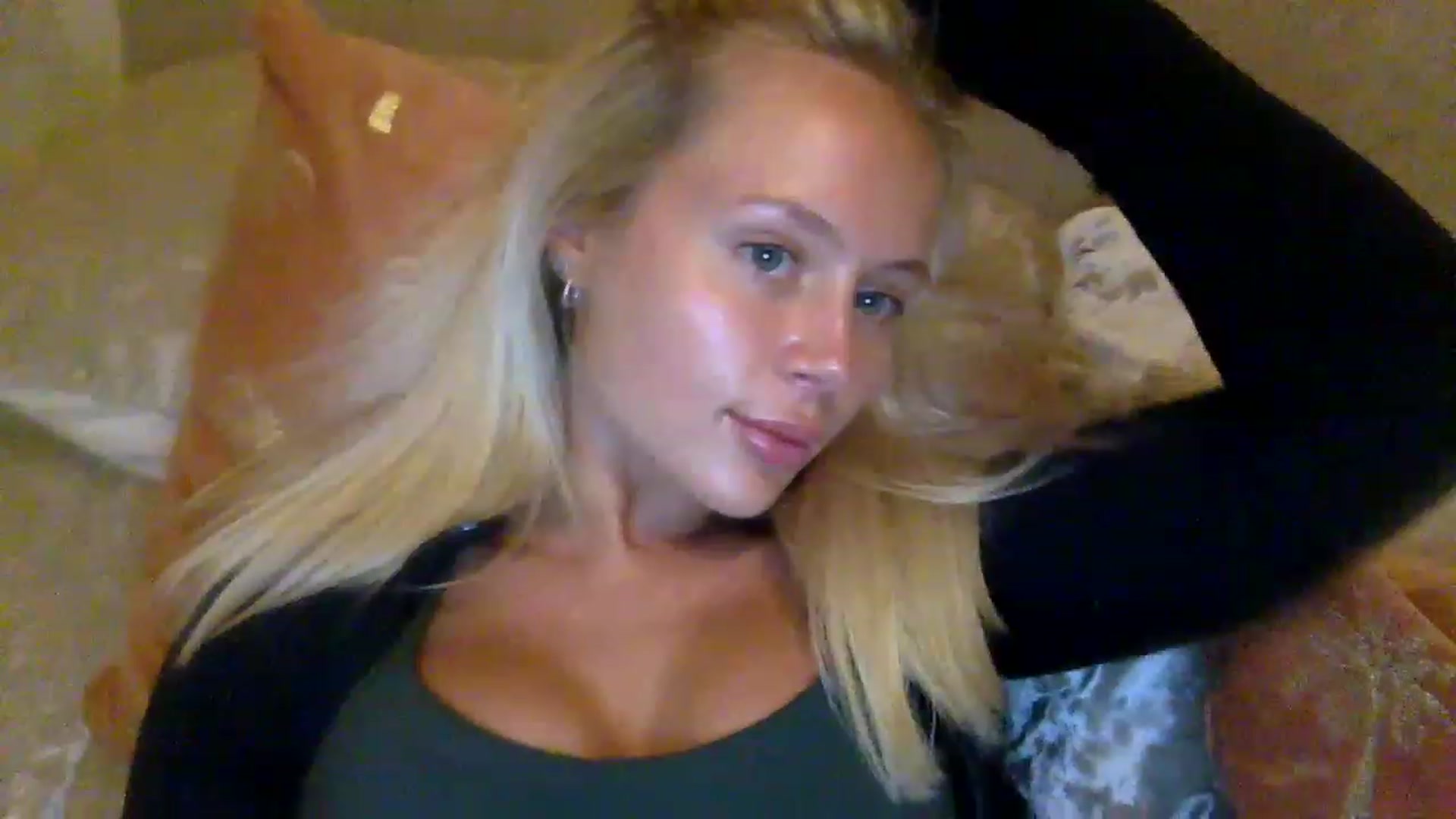 Gallery image thumbnail from BeaSaitou's myfreecams stream on, 03/10/2023, 20:33 image 13 of 20