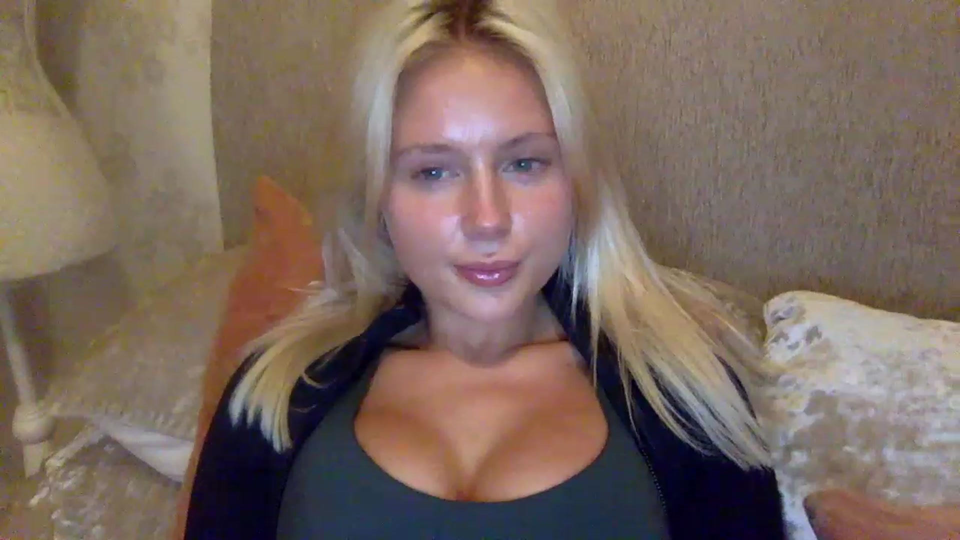 Gallery image thumbnail from BeaSaitou's myfreecams stream on, 03/10/2023, 20:33 image 19 of 20