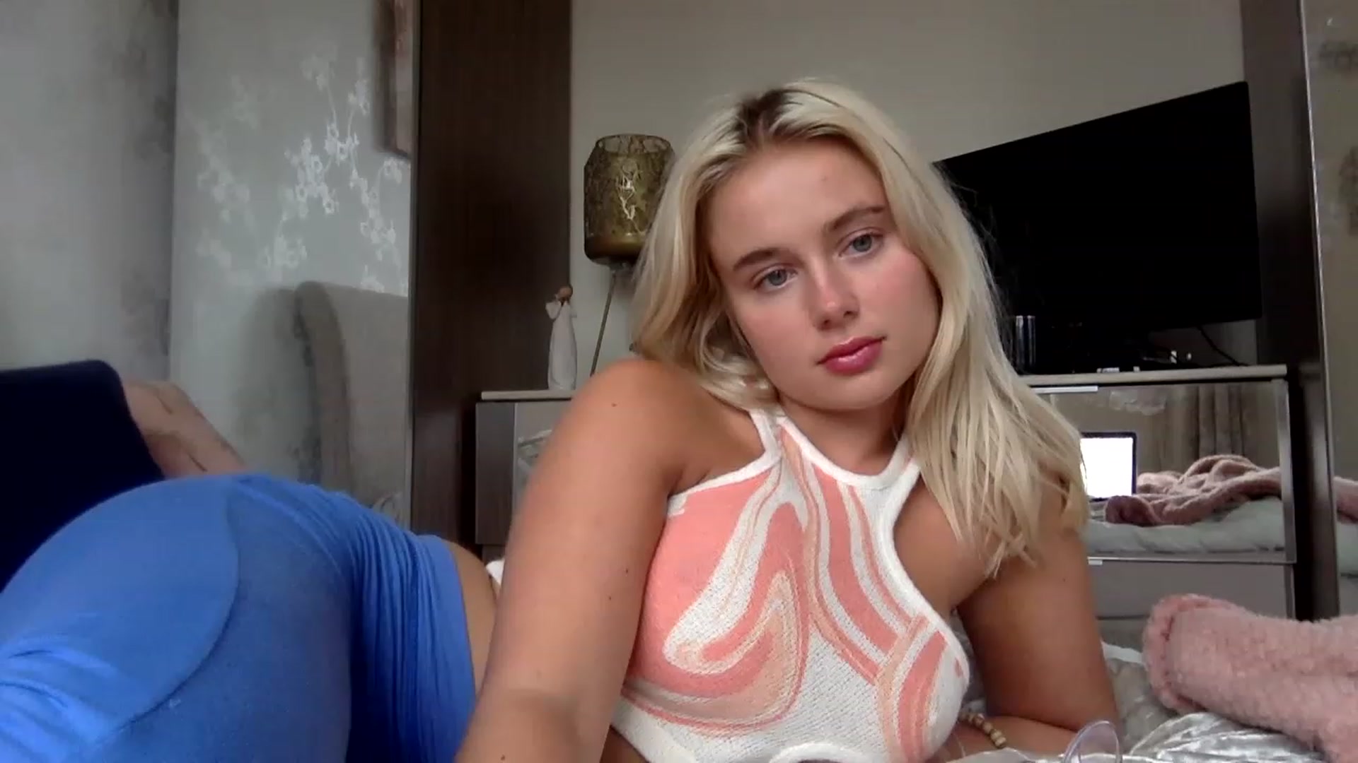 Gallery image thumbnail from BeaSaitou's myfreecams stream on, 03/12/2023, 15:05 image 10 of 20