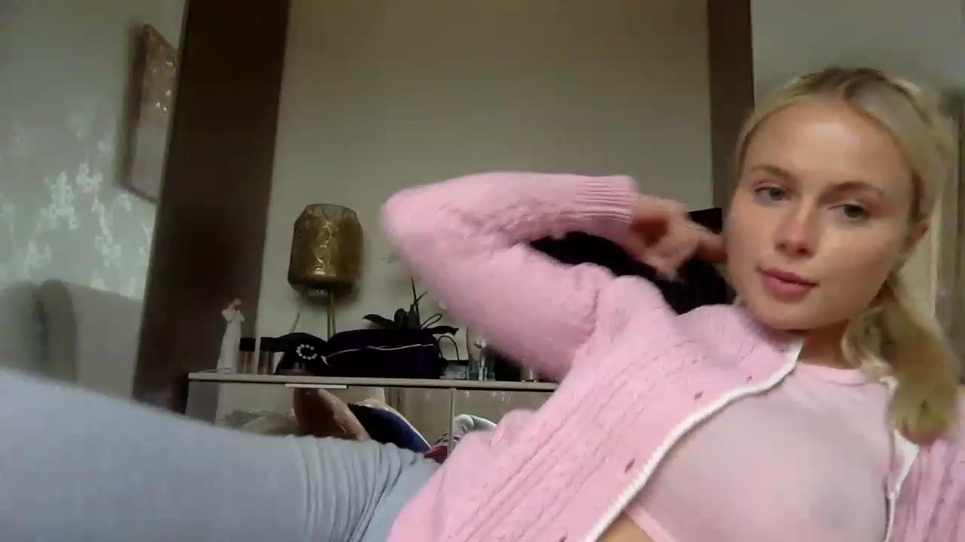 Gallery image thumbnail from BeaSaitou's myfreecams stream on, 03/20/2023, 14:37 image 6 of 20