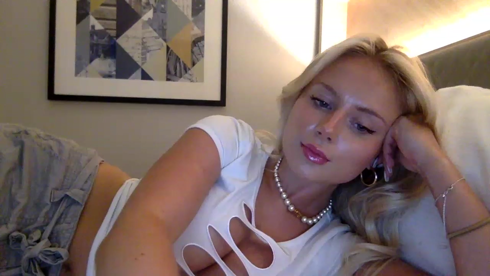 Gallery image thumbnail from BeaSaitou's myfreecams stream on, 03/21/2023, 18:41 image 11 of 20