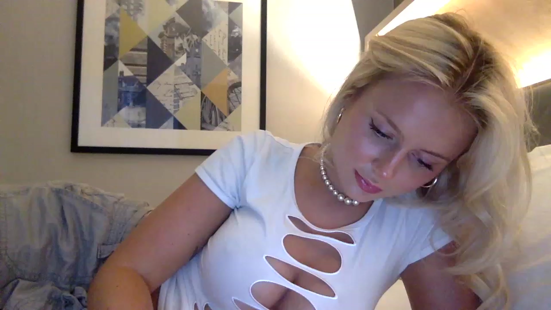 Gallery image thumbnail from BeaSaitou's myfreecams stream on, 03/21/2023, 18:41 image 9 of 20