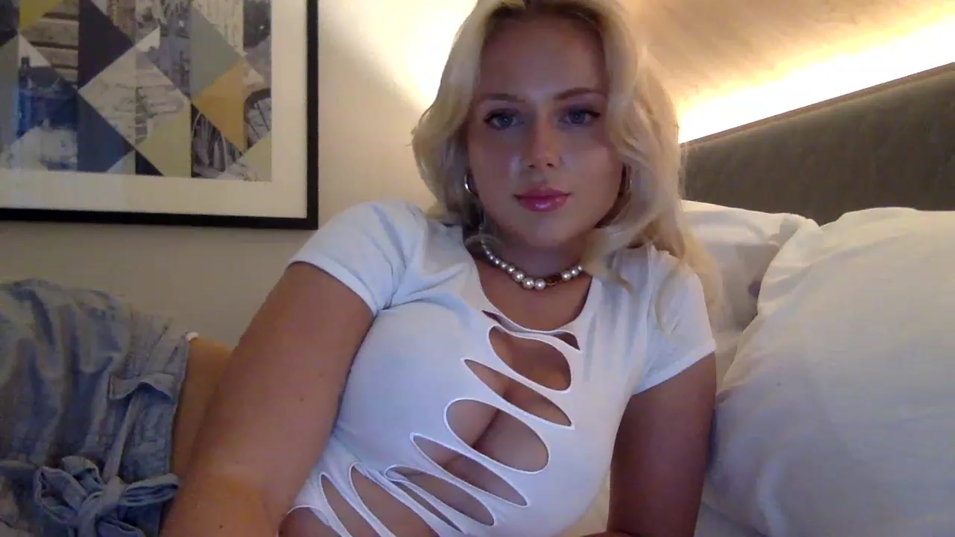 Gallery image thumbnail from BeaSaitou's myfreecams stream on, 03/21/2023, 18:41 image 7 of 20