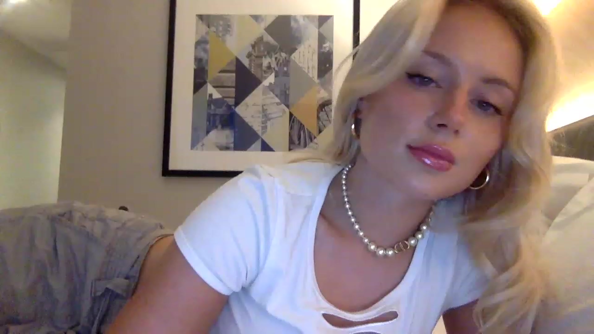 Gallery image thumbnail from BeaSaitou's myfreecams stream on, 03/21/2023, 18:41 image 10 of 20