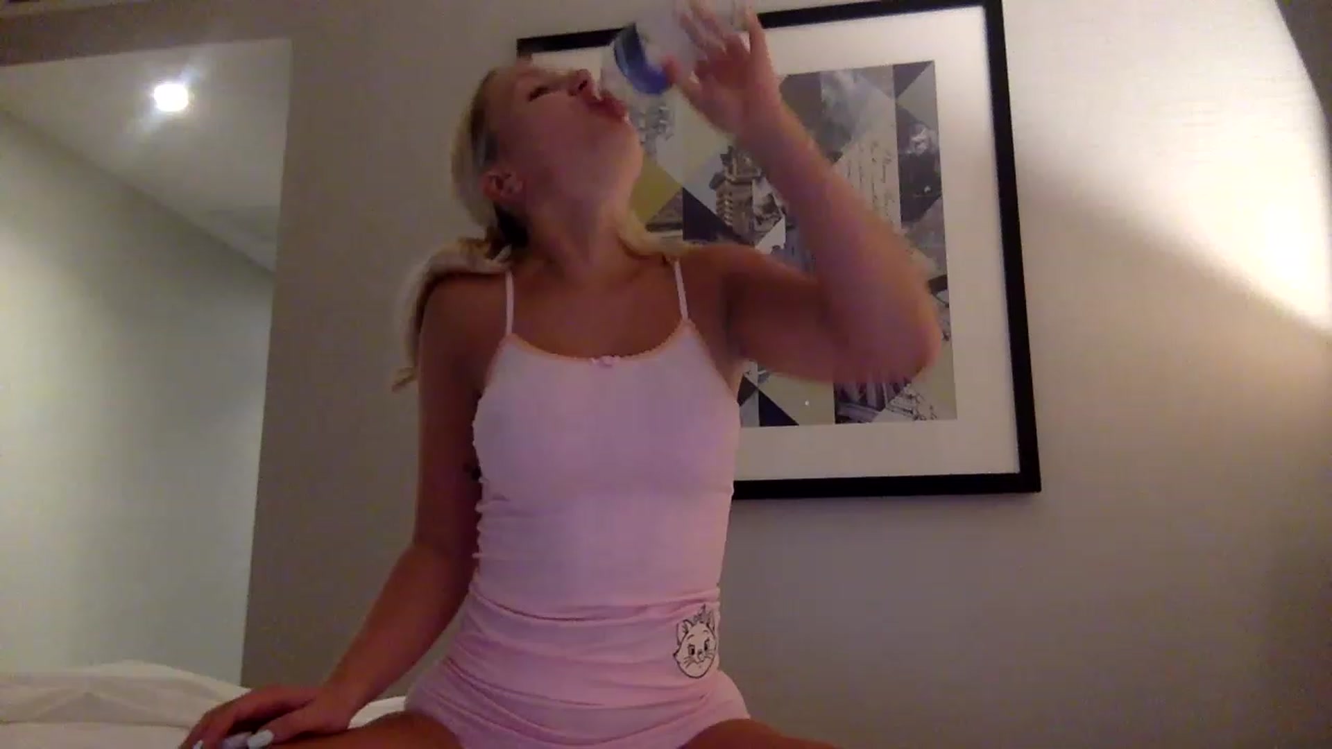 Gallery image thumbnail from BeaSaitou's myfreecams stream on, 03/22/2023, 20:01 image 5 of 20