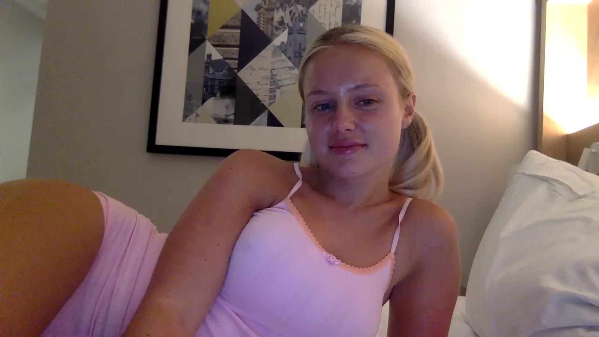Gallery image thumbnail from BeaSaitou's myfreecams stream on, 03/22/2023, 20:01 image 17 of 20