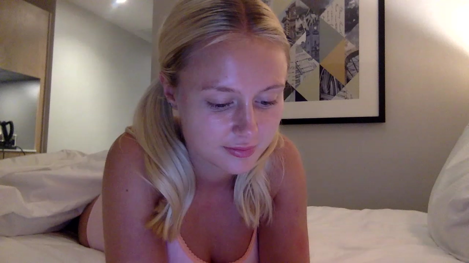 Gallery image thumbnail from BeaSaitou's myfreecams stream on, 03/22/2023, 20:01 image 20 of 20