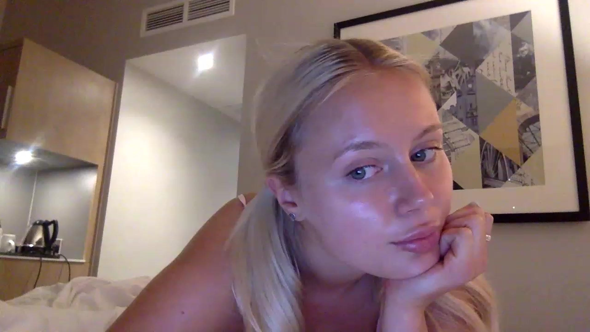 Gallery image thumbnail from BeaSaitou's myfreecams stream on, 03/22/2023, 20:01 image 15 of 20