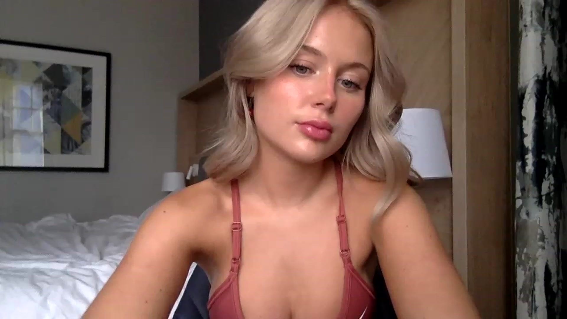 Gallery image thumbnail from BeaSaitou's myfreecams stream on, 03/23/2023, 16:46 image 4 of 20