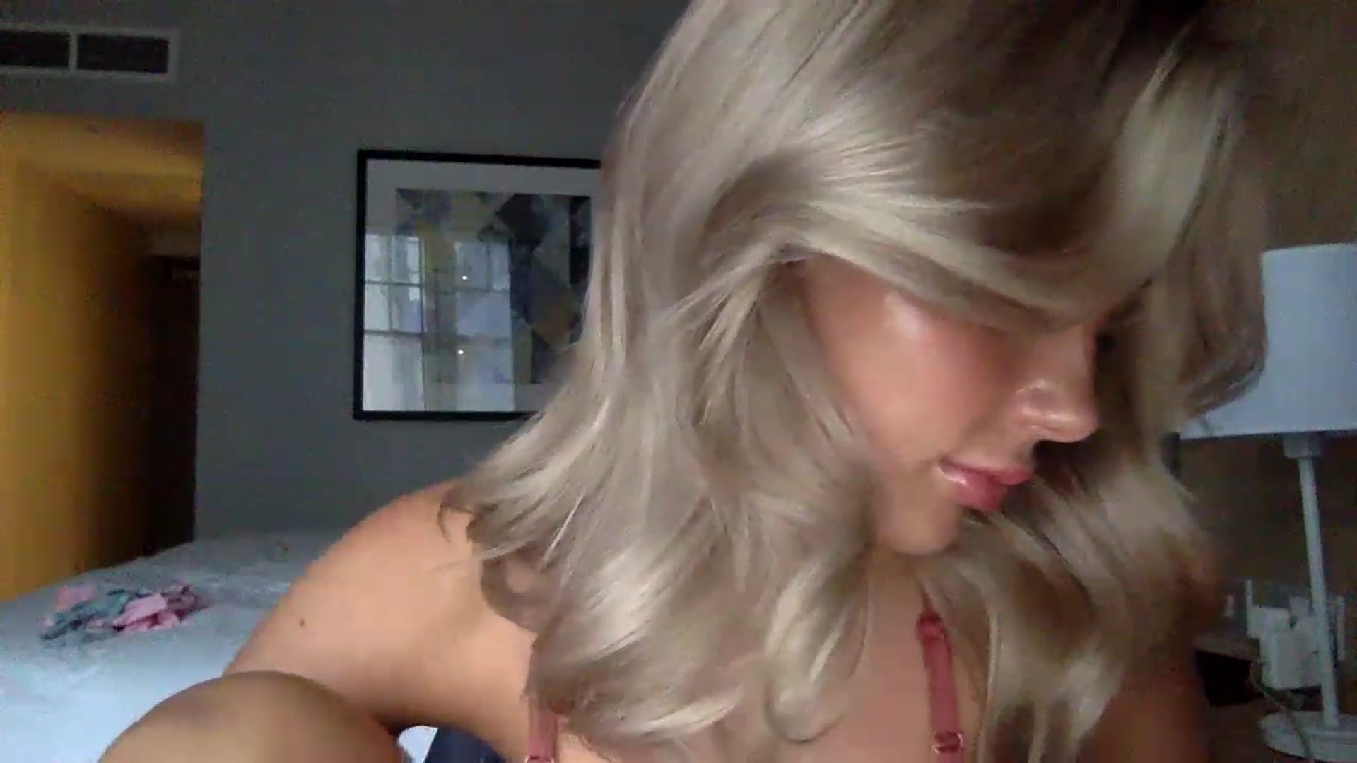 Gallery image thumbnail from BeaSaitou's myfreecams stream on, 03/23/2023, 17:22 image 15 of 20