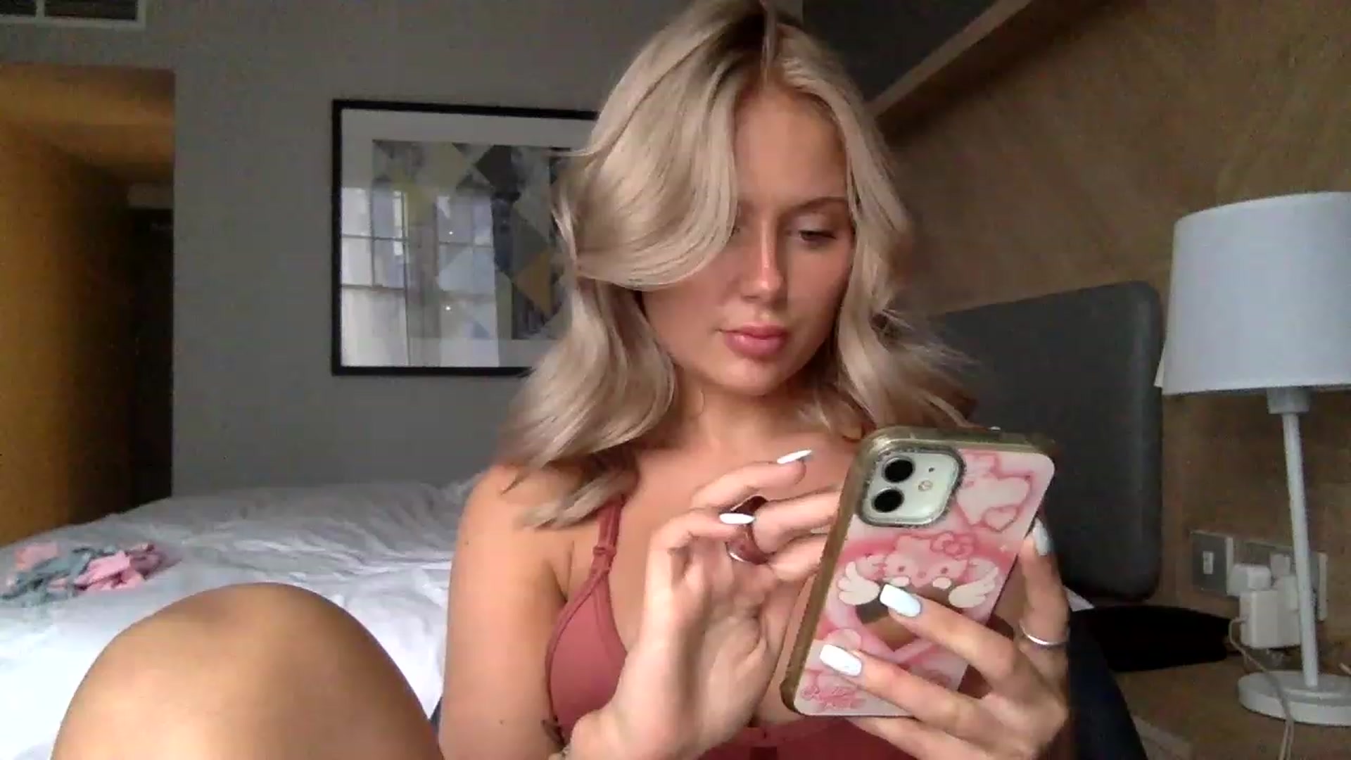 Gallery image thumbnail from BeaSaitou's myfreecams stream on, 03/23/2023, 17:22 image 2 of 20