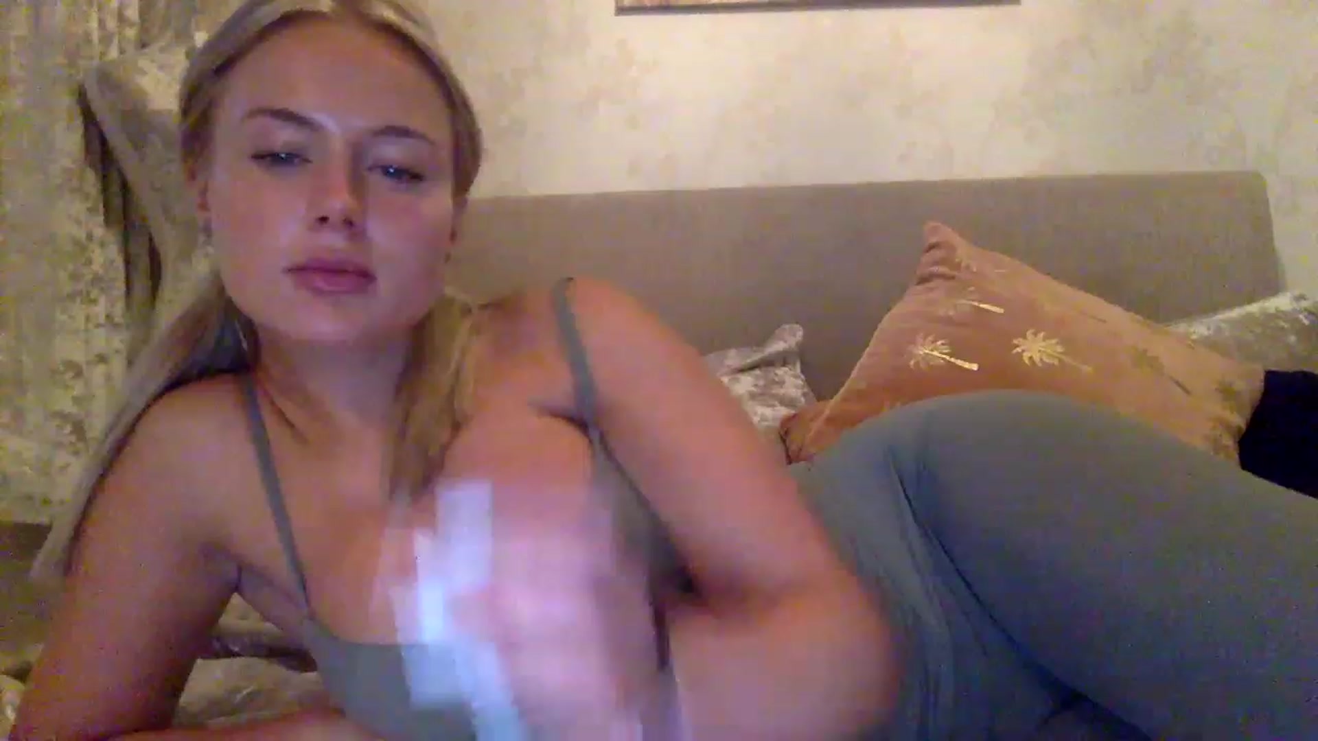 Gallery image thumbnail from BeaSaitou's myfreecams stream on, 03/27/2023, 19:02 image 16 of 20