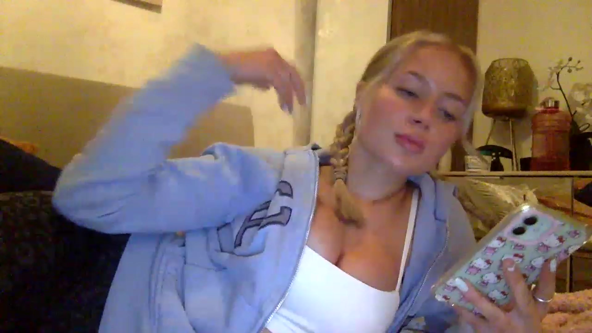Gallery image thumbnail from BeaSaitou's myfreecams stream on, 03/28/2023, 19:46 image 18 of 20