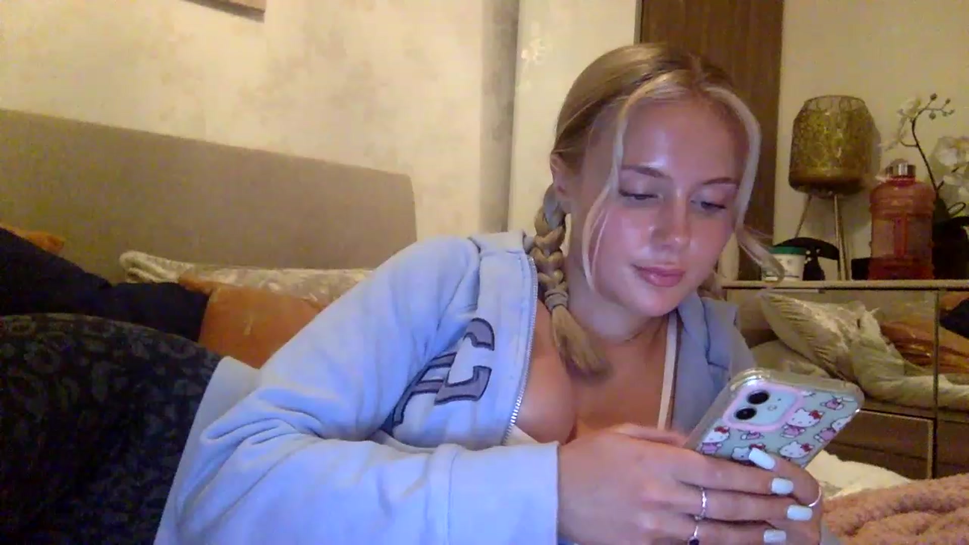 Gallery image thumbnail from BeaSaitou's myfreecams stream on, 03/28/2023, 19:46 image 20 of 20