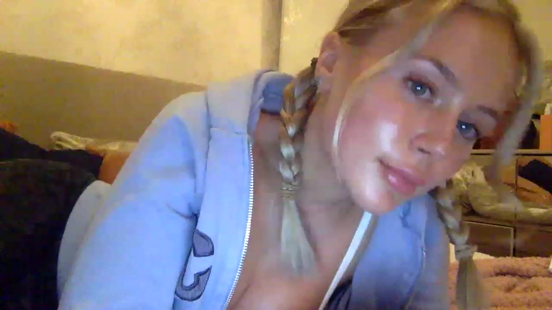 Gallery image thumbnail from BeaSaitou's myfreecams stream on, 03/28/2023, 19:46 image 14 of 20