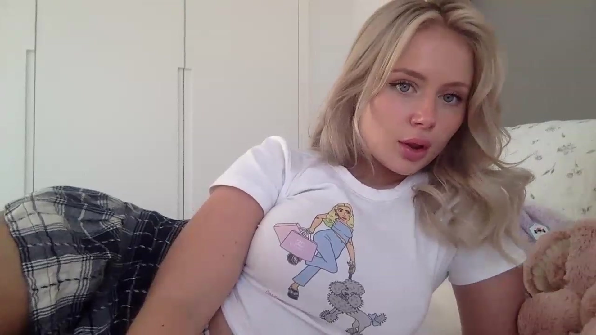 Gallery image thumbnail from BeaSaitou's myfreecams stream on, 04/03/2023, 17:28 image 17 of 20