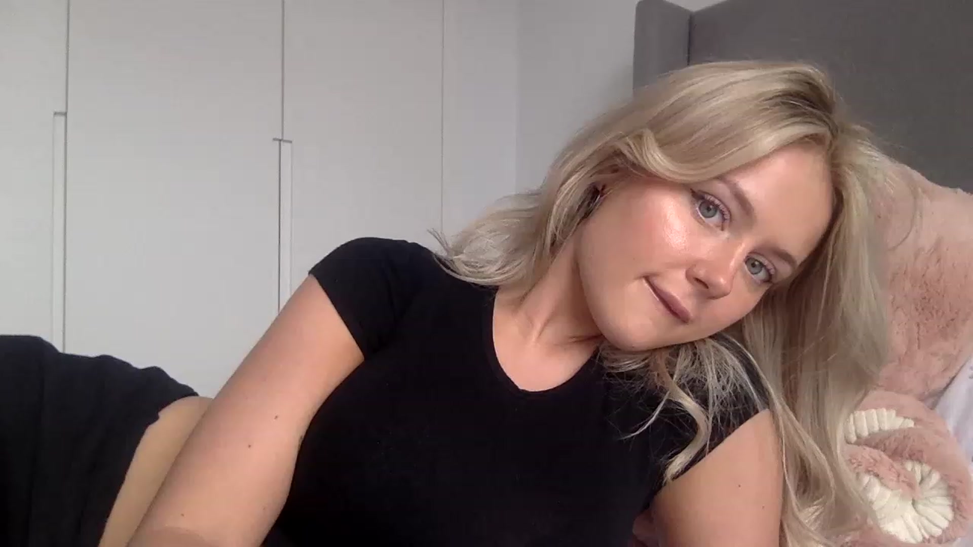 Gallery image thumbnail from BeaSaitou's myfreecams stream on, 04/05/2023, 14:44 image 15 of 20