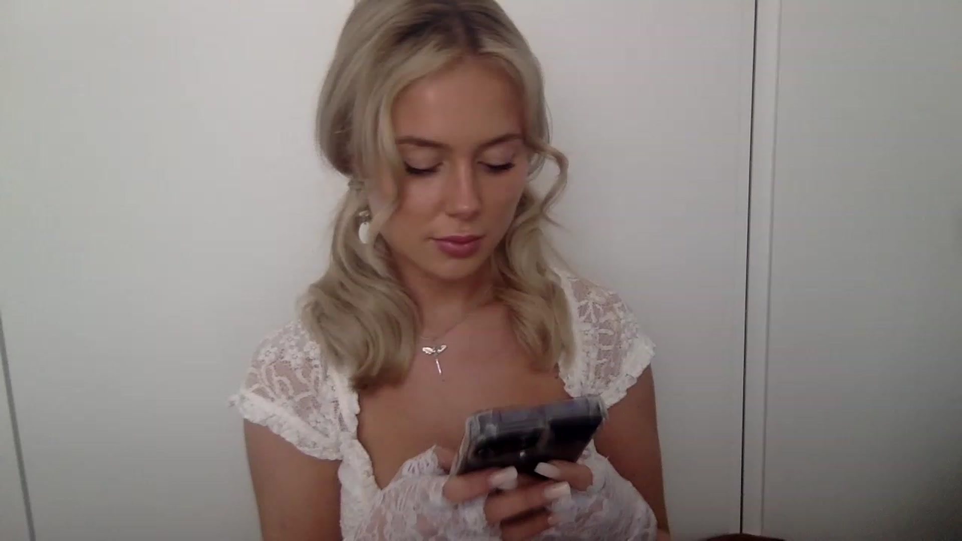 Gallery image thumbnail from BeaSaitou's myfreecams stream on, 04/13/2023, 15:43 image 17 of 20