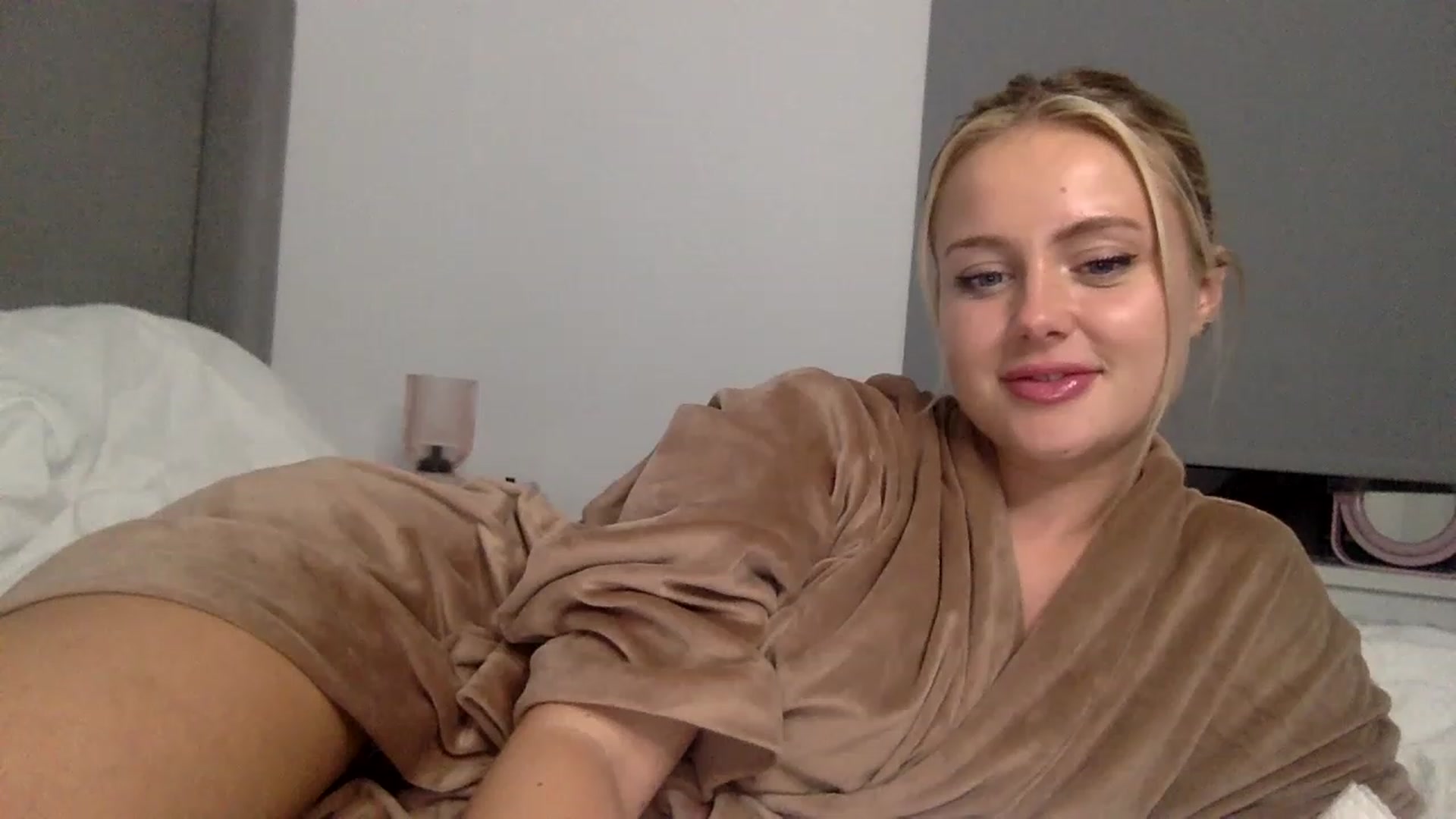 Gallery image thumbnail from BeaSaitou's myfreecams stream on, 04/25/2023, 22:12 image 19 of 20