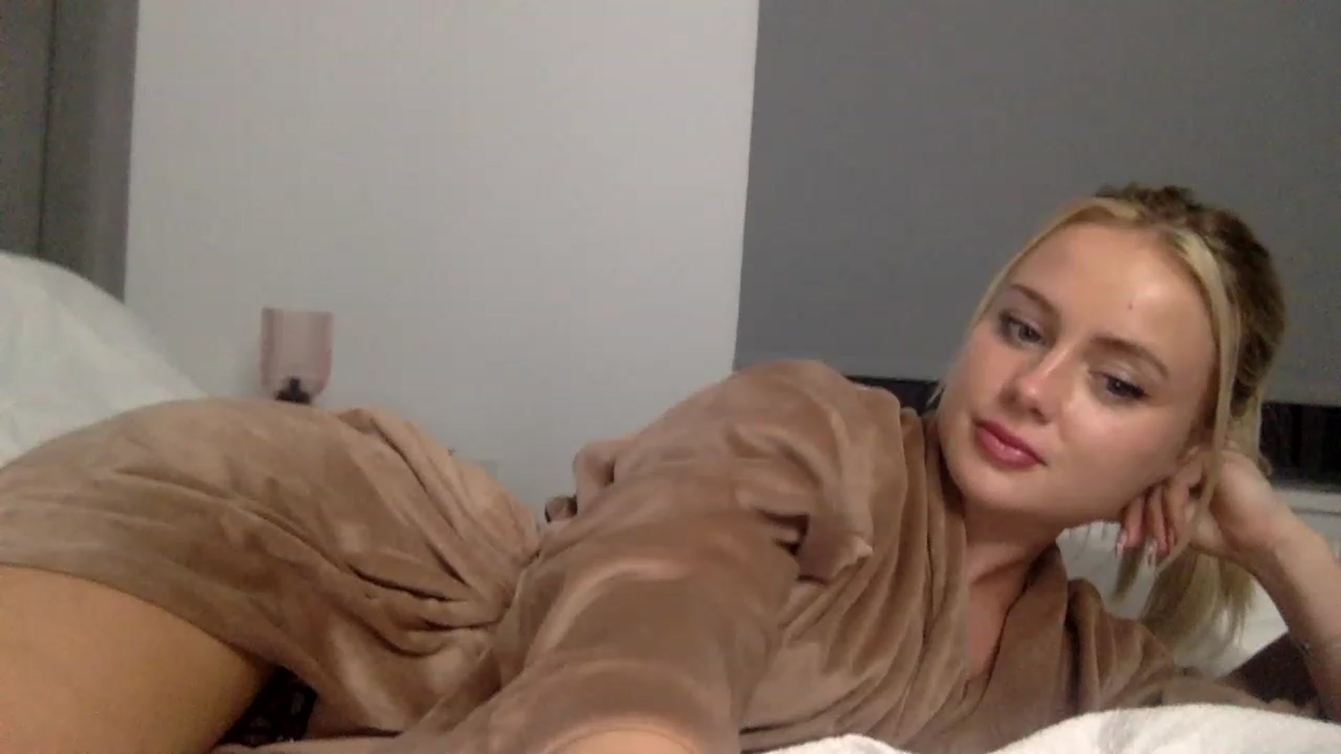 Gallery image thumbnail from BeaSaitou's myfreecams stream on, 04/25/2023, 22:12 image 14 of 20