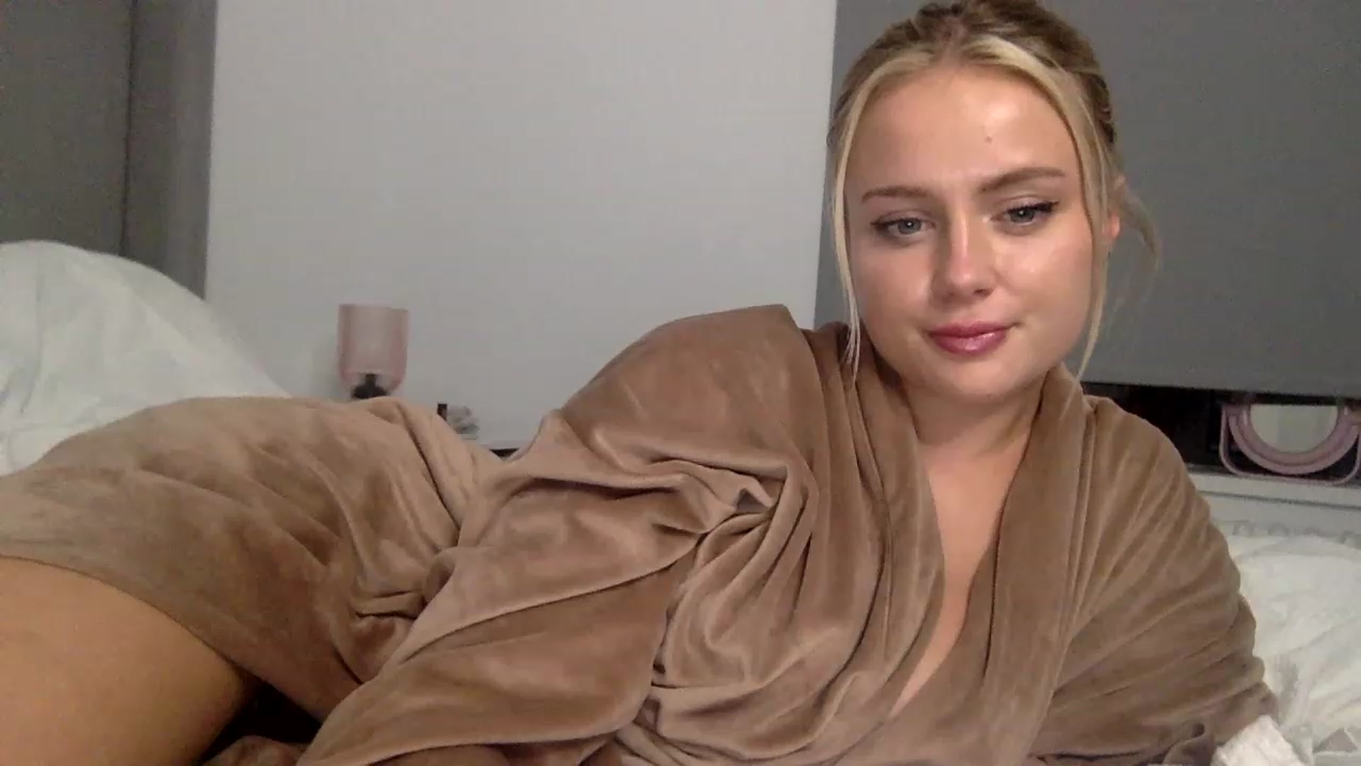 Gallery image thumbnail from BeaSaitou's myfreecams stream on, 04/25/2023, 22:12 image 16 of 20