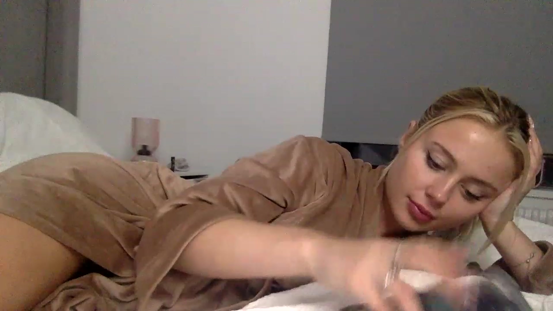 Gallery image thumbnail from BeaSaitou's myfreecams stream on, 04/25/2023, 22:12 image 20 of 20