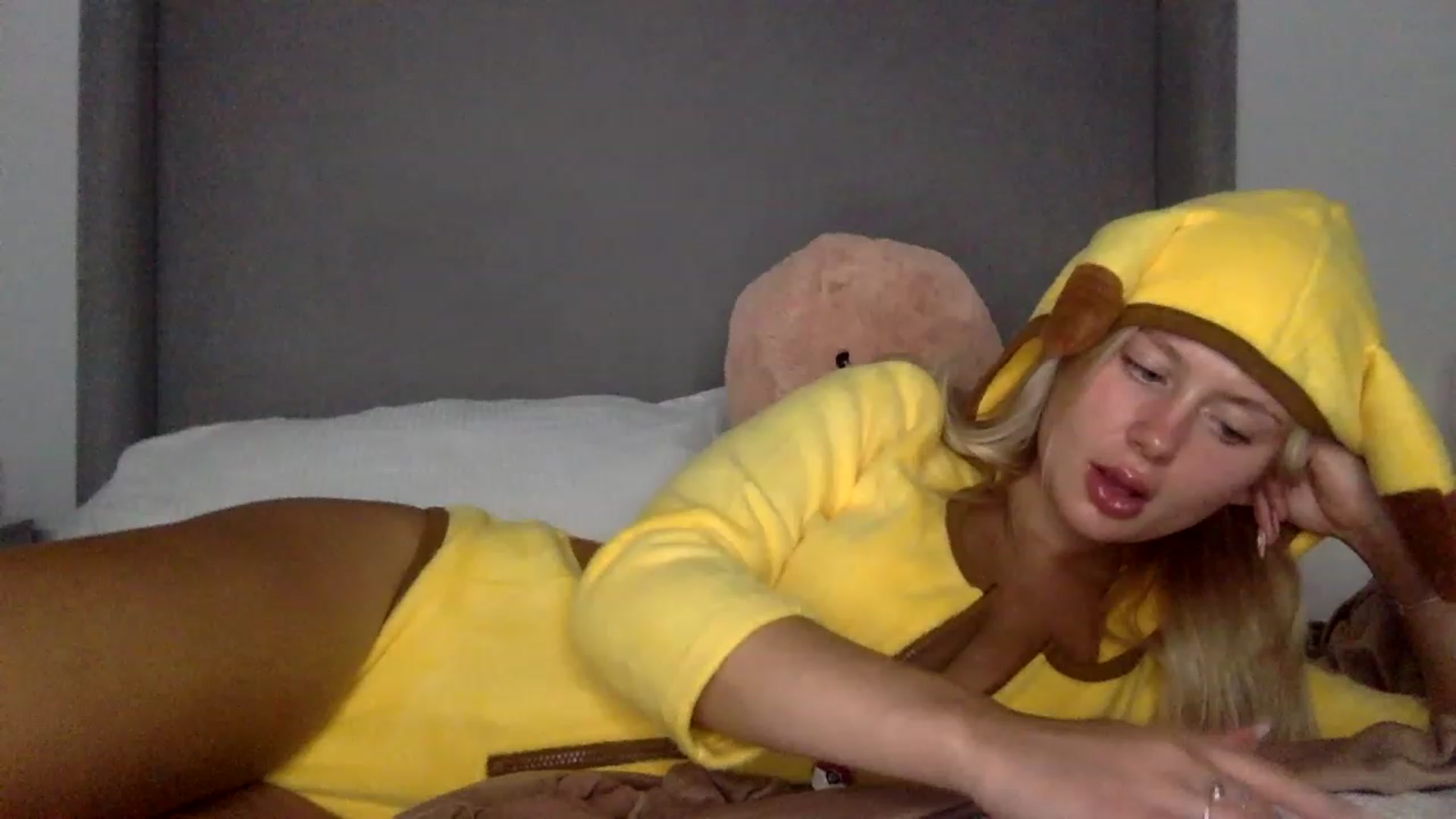 Gallery image thumbnail from BeaSaitou's myfreecams stream on, 04/27/2023, 22:52 image 2 of 20
