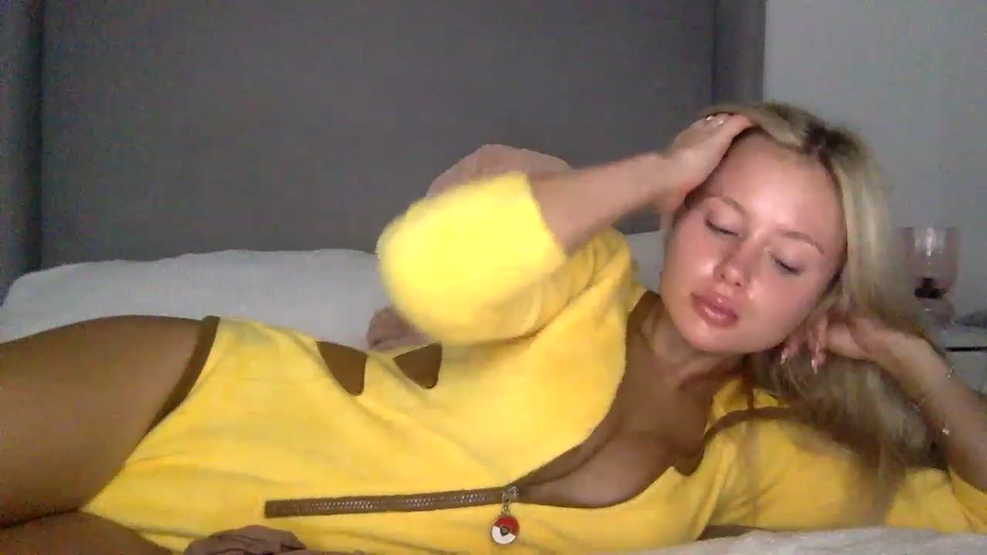 Gallery image thumbnail from BeaSaitou's myfreecams stream on, 04/27/2023, 22:52 image 19 of 20