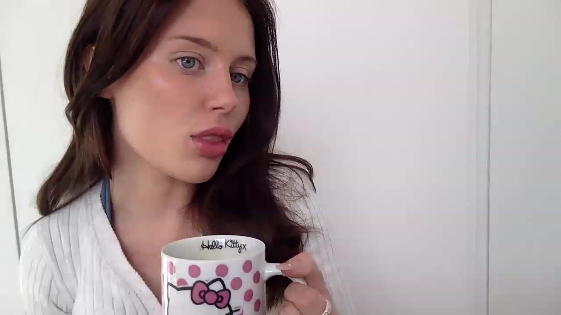 Gallery image thumbnail from BeaSaitou's myfreecams stream on, 05/15/2023, 17:00 image 10 of 20