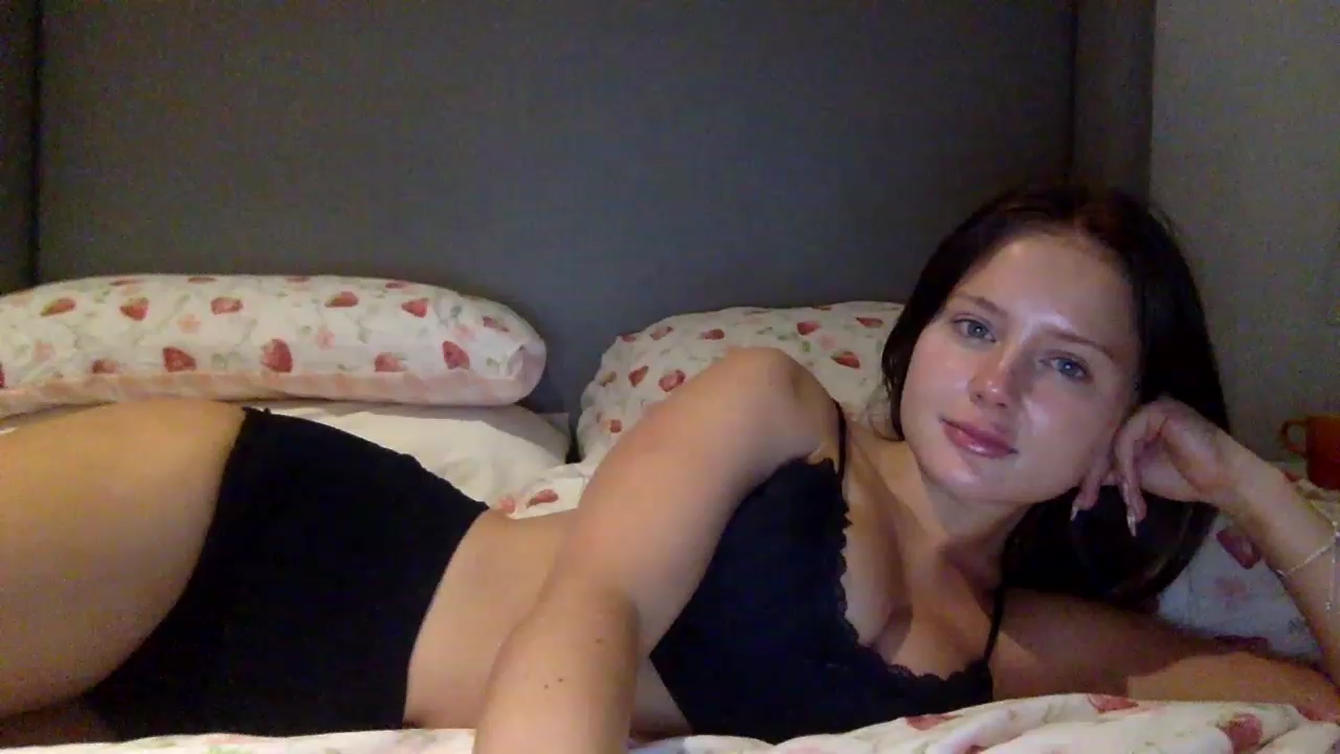 Gallery image thumbnail from BeaSaitou's myfreecams stream on, 05/22/2023, 23:01 image 14 of 20