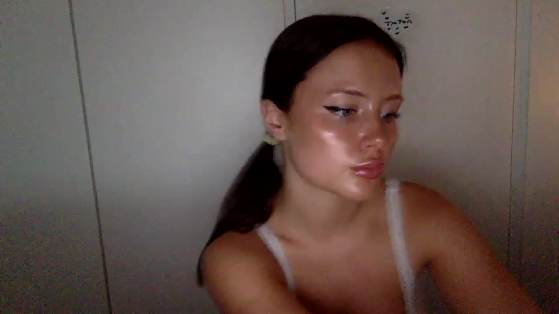 Gallery image thumbnail from BeaSaitou's myfreecams stream on, 06/05/2023, 19:25 image 12 of 20