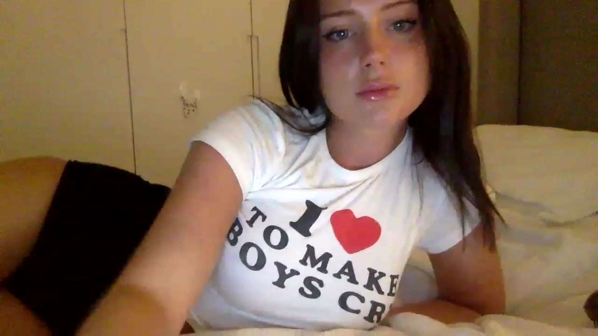 Gallery image thumbnail from BeaSaitou's myfreecams stream on, 06/06/2023, 20:57 image 15 of 20