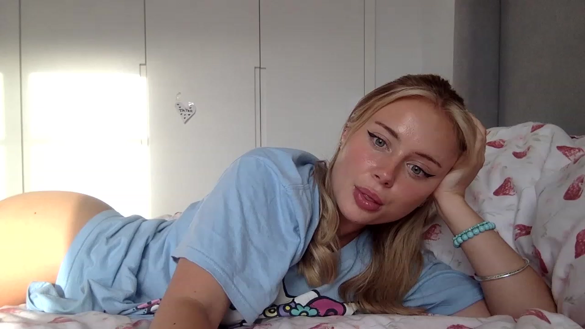 Gallery image thumbnail from BeaSaitou's myfreecams stream on, 07/10/2023, 18:44 image 11 of 20