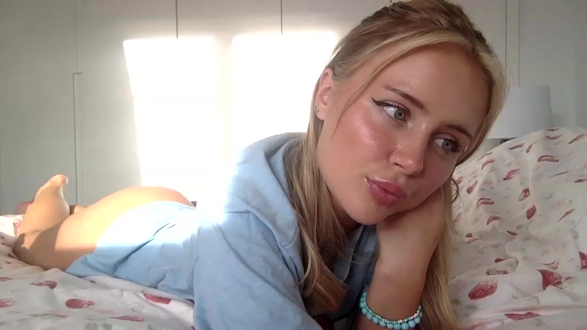 Gallery image thumbnail from BeaSaitou's myfreecams stream on, 07/10/2023, 18:44 image 16 of 20