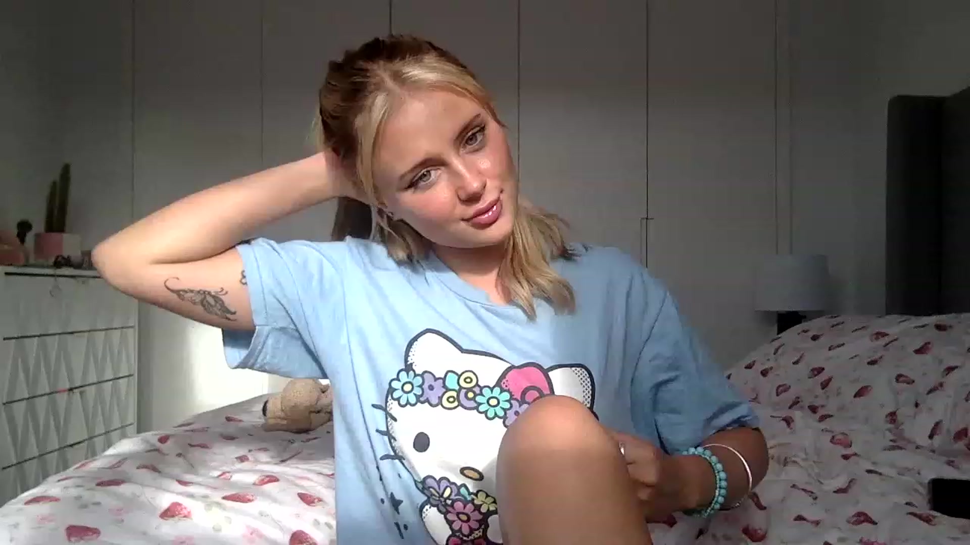 Gallery image thumbnail from BeaSaitou's myfreecams stream on, 07/10/2023, 18:44 image 3 of 20