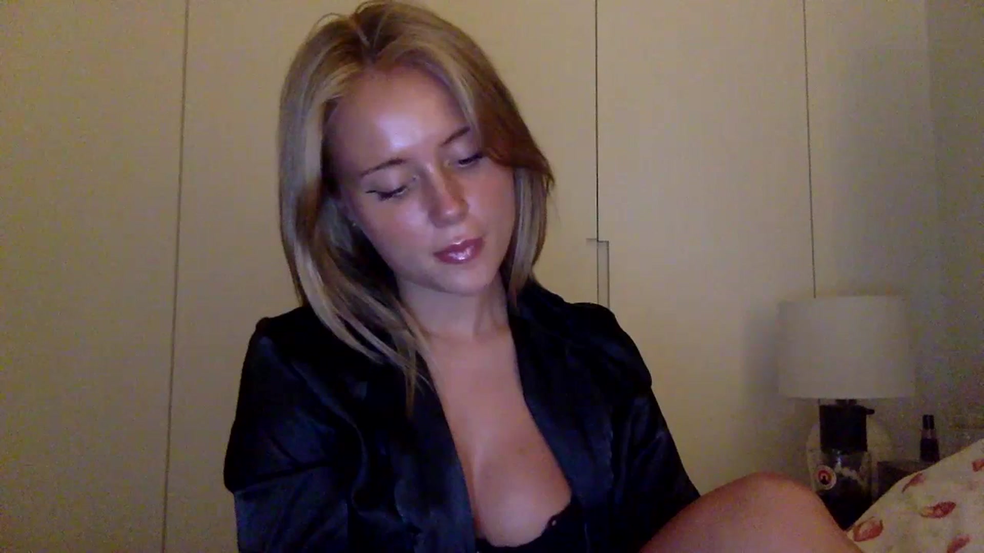 Gallery image thumbnail from BeaSaitou's myfreecams stream on, 07/11/2023, 22:32 image 12 of 20