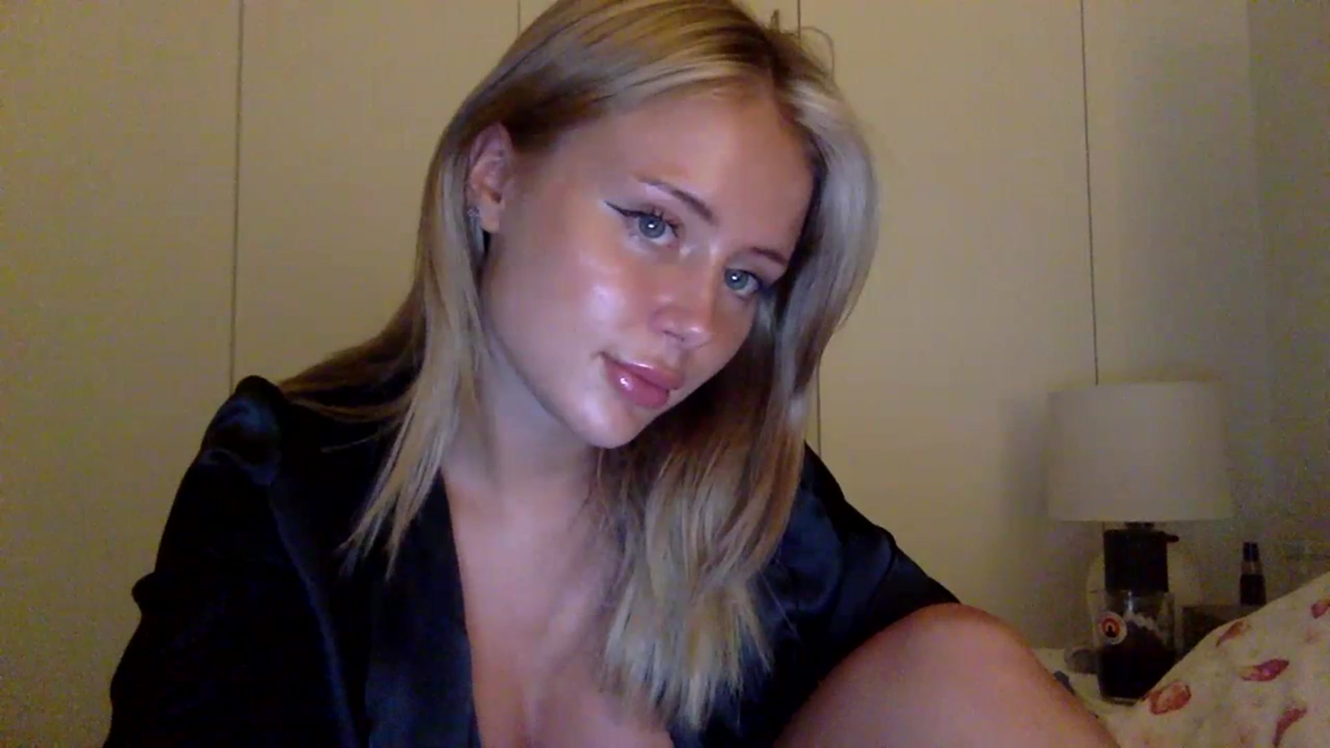 Gallery image thumbnail from BeaSaitou's myfreecams stream on, 07/11/2023, 22:32 image 4 of 20