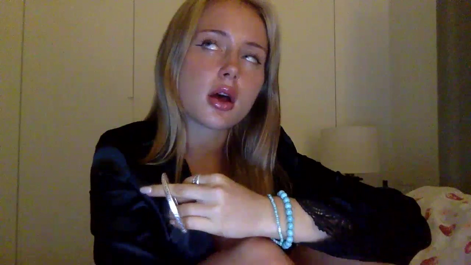 Gallery image thumbnail from BeaSaitou's myfreecams stream on, 07/11/2023, 22:32 image 14 of 20