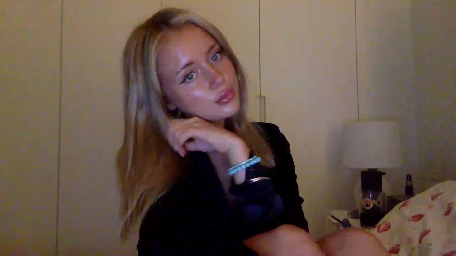 Gallery image thumbnail from BeaSaitou's myfreecams stream on, 07/11/2023, 22:32 image 19 of 20