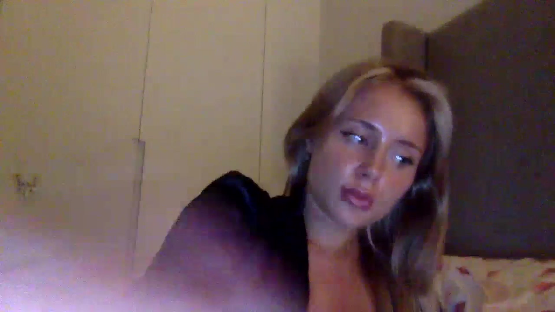 Gallery image thumbnail from BeaSaitou's myfreecams stream on, 07/12/2023, 24:04 image 8 of 20
