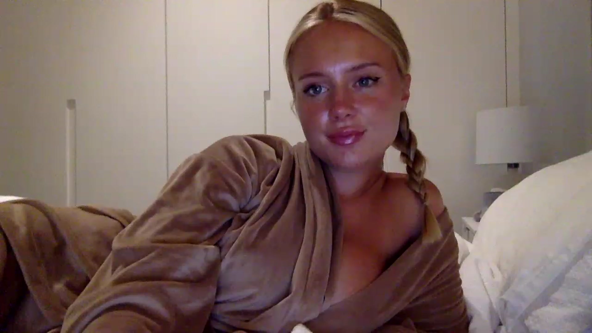 Gallery image thumbnail from BeaSaitou's myfreecams stream on, 07/24/2023, 22:29 image 8 of 20