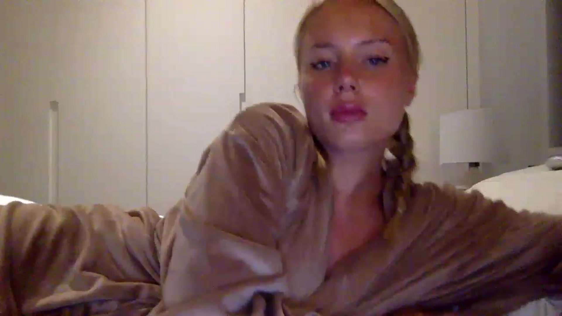 Gallery image thumbnail from BeaSaitou's myfreecams stream on, 07/24/2023, 22:29 image 16 of 20